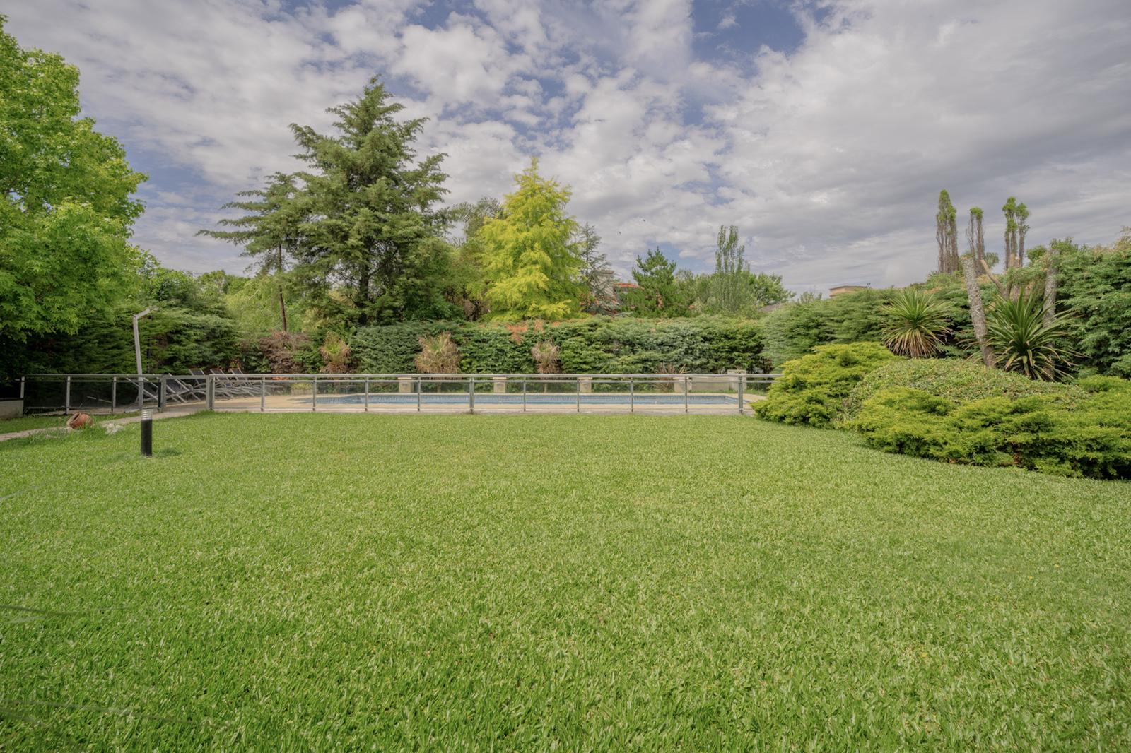 6582285_53422347347905843696800248487404766746707386240057397201615763284980958207532