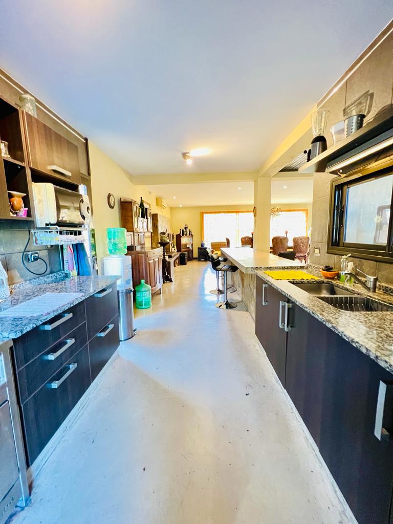 6667587_110623337715608352757316069810572653256264751166088122873594383994824540168239