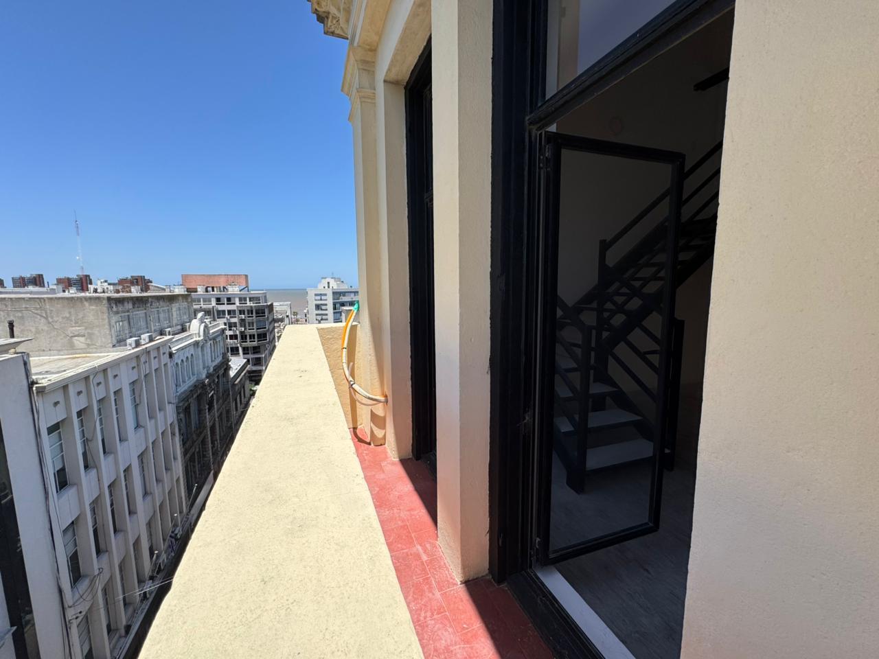 7635243_13457319531344877701317955322550999860793917074313124436510515423589580795416