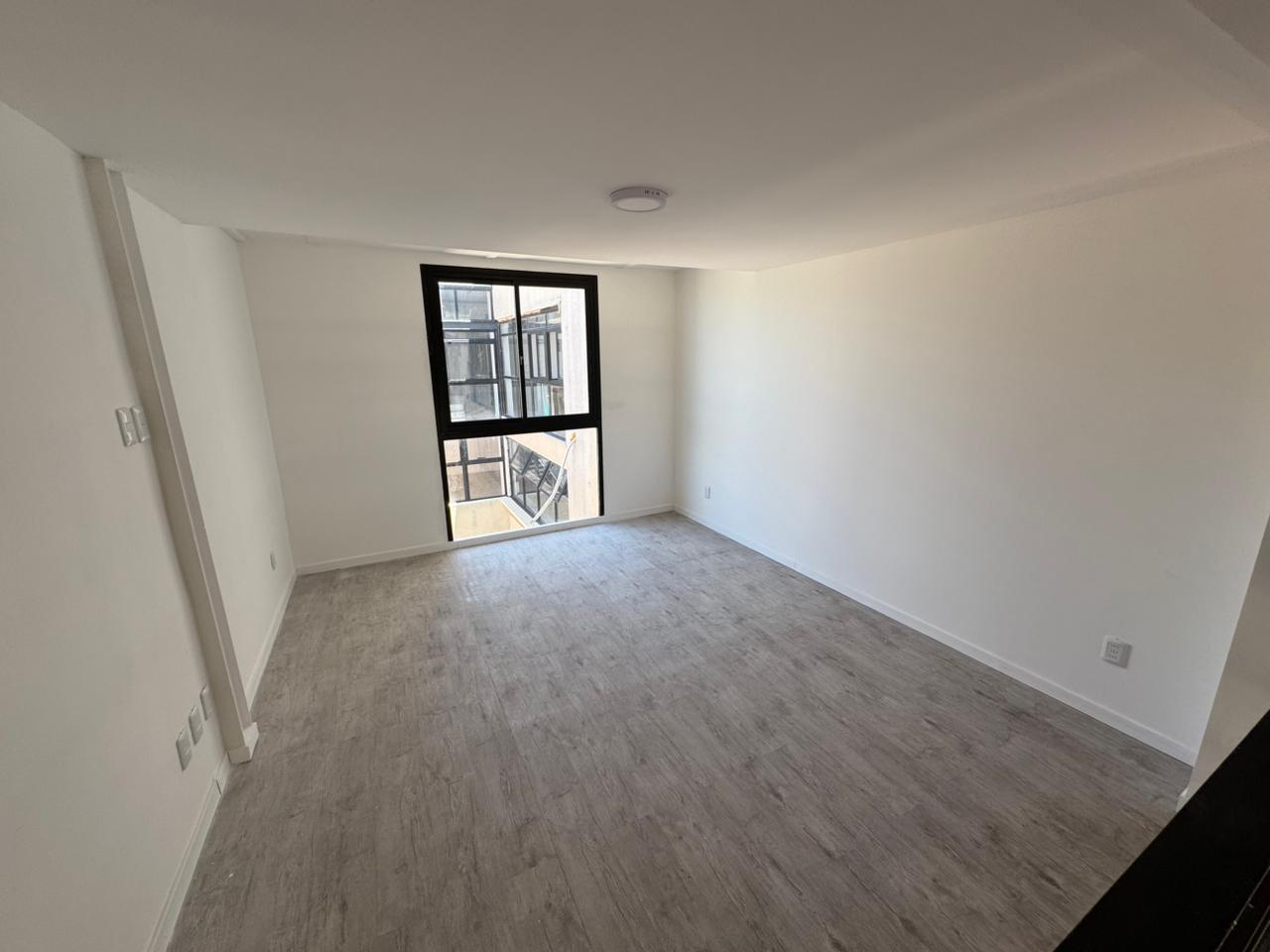 7635243_27721660633828870914075105479842574488819100837024688082235664353376040056319