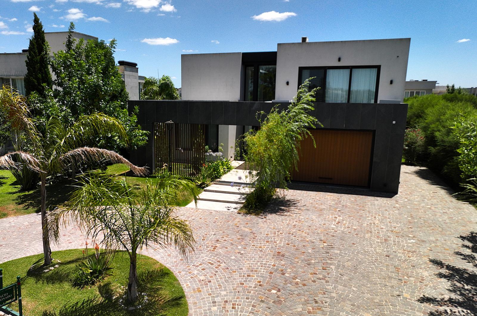 7665196_6261864980084083463229861530440178692234935014705258556241569785384493171467