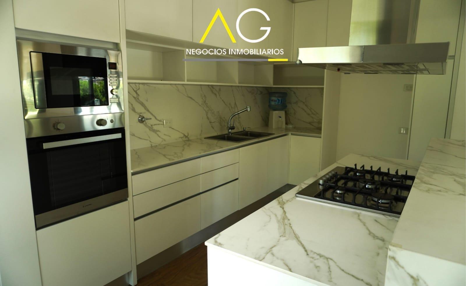 7887877_17057110161444163488972701649343153919269718196381615007006363183329383182312